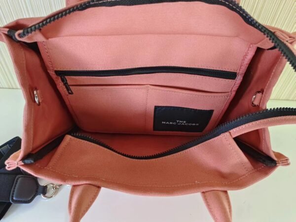 The tote bag 22001 stock