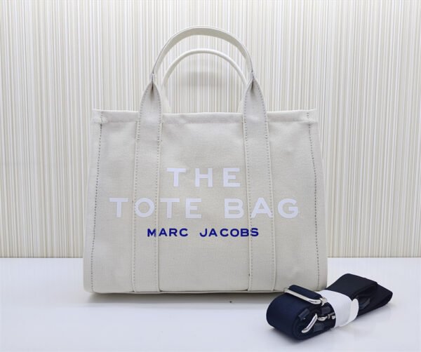 The tote bag 22001 stock