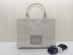The tote bag 22001 stock
