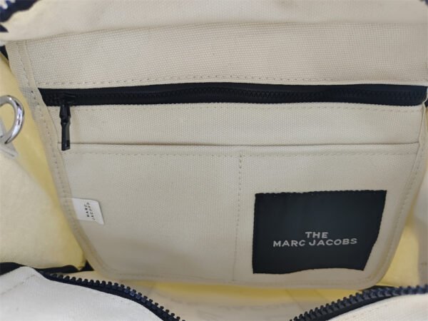 The tote bag 22001 stock