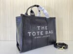 The tote bag 22001 stock