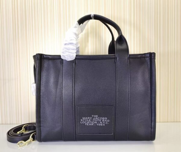 The tote bag 22001 stock