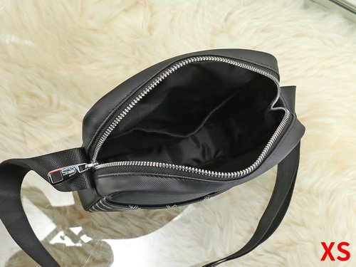 Lacoste Bag XS 518 Bag Size 24-20-4 cm