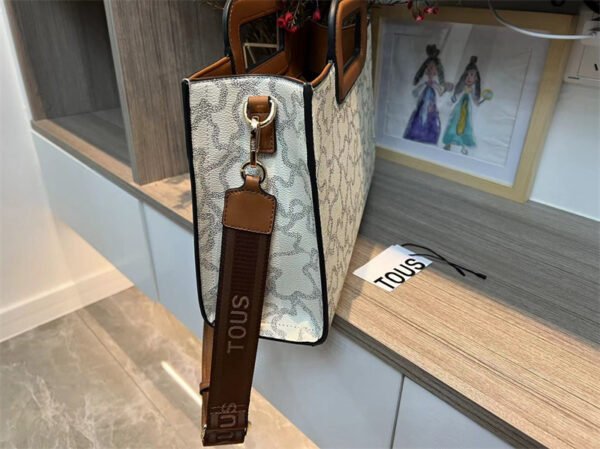 T0US medium shopping bag handbag 620032