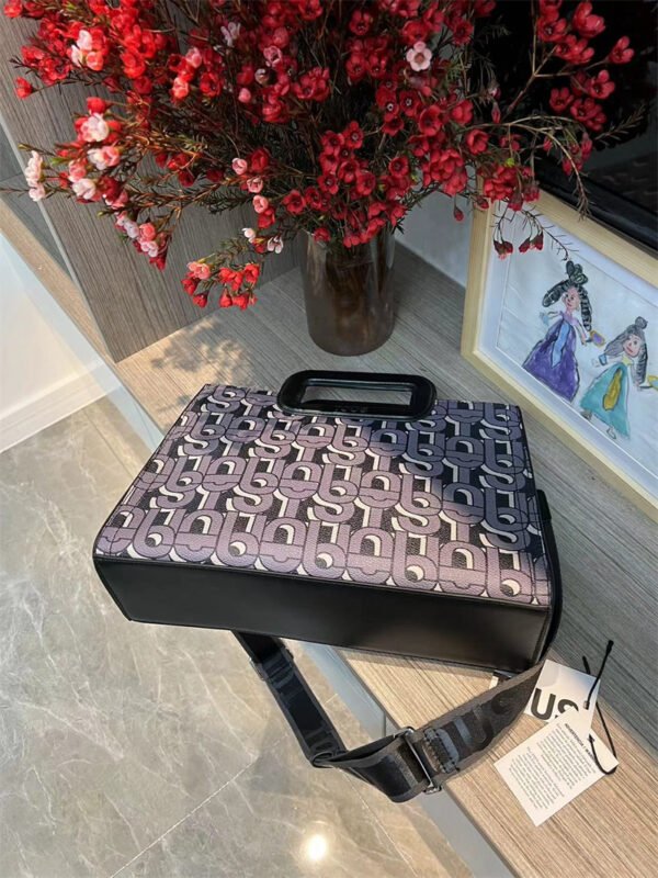 T0US medium shopper amaya coral manifesto 620034