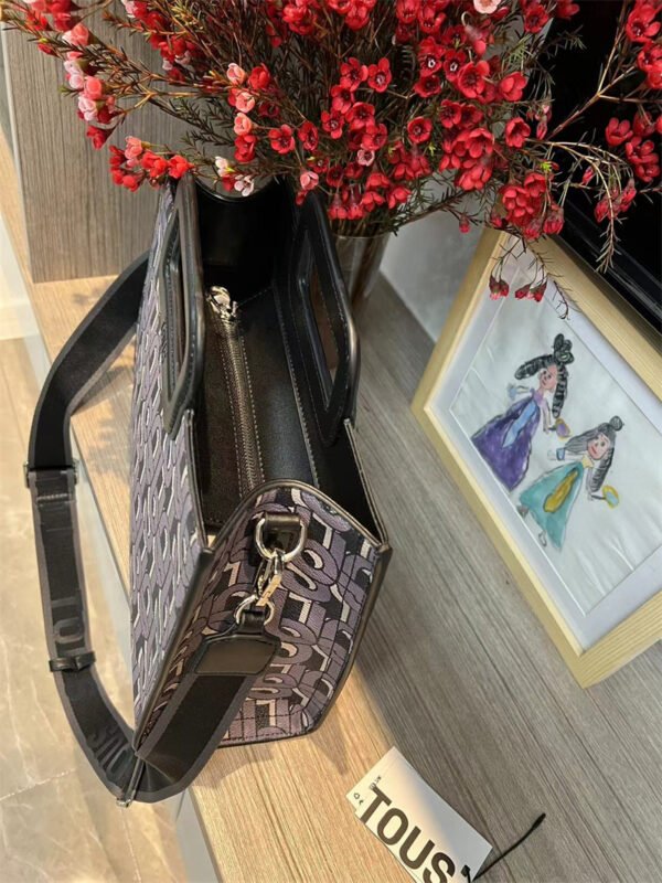 T0US medium shopper amaya coral manifesto 620034