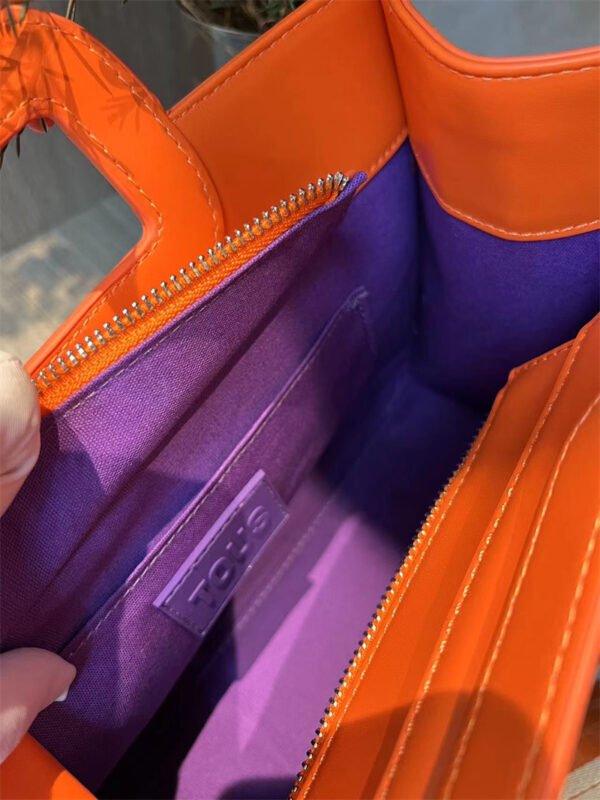 T0US medium shopper amaya coral manifesto 620034