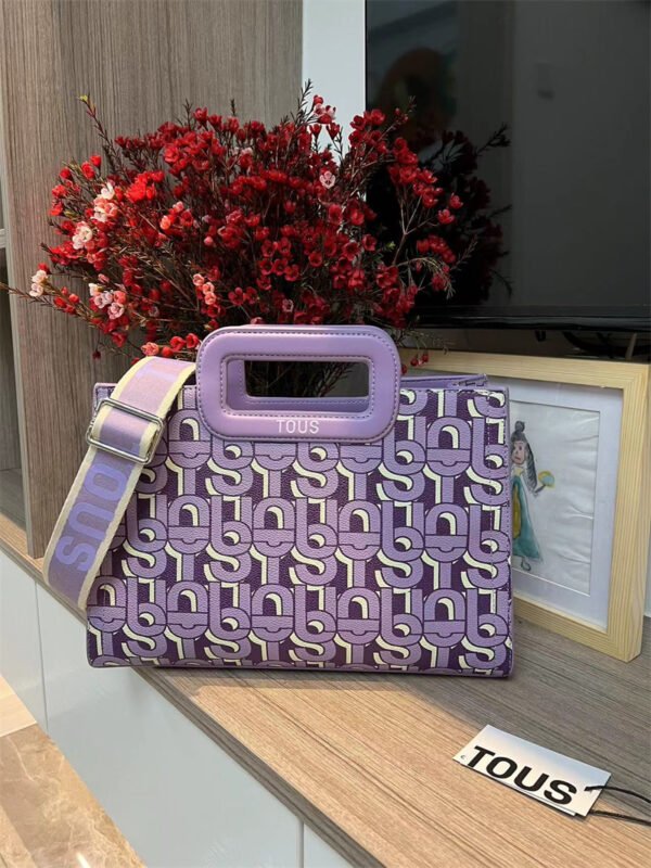 T0US medium shopper amaya coral manifesto 620034