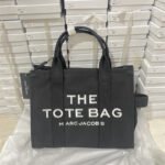 The tote bag 22001 stock