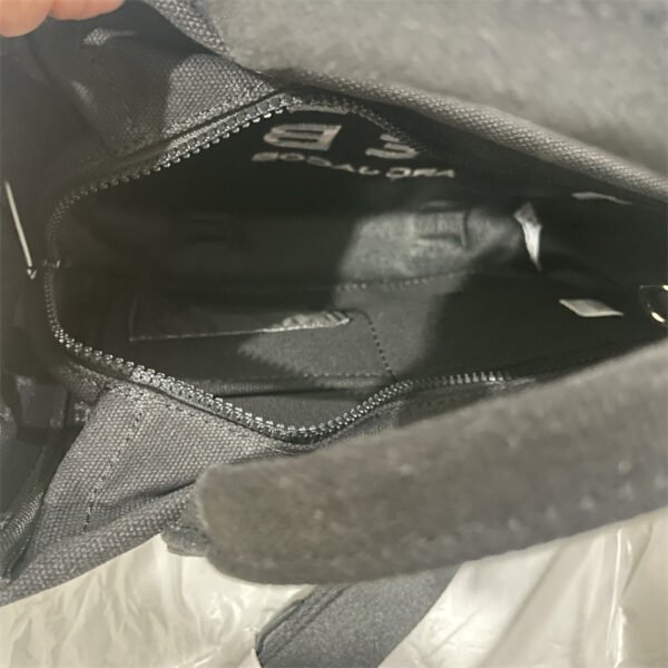 The tote bag 22001 stock