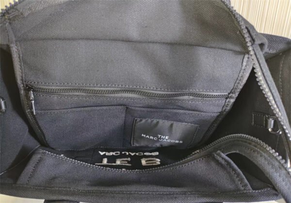 The tote bag 22001 stock