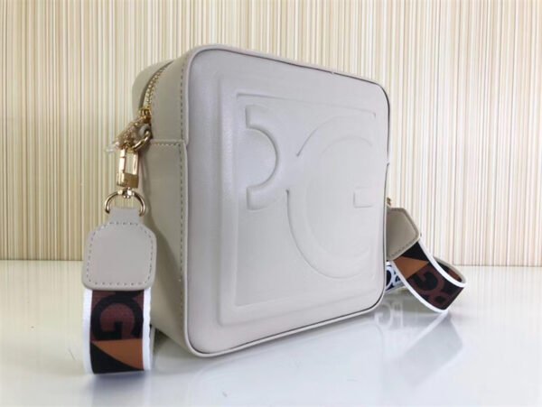 PG square bag pg24004