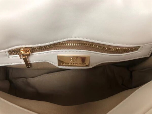 PG square bag pg24004