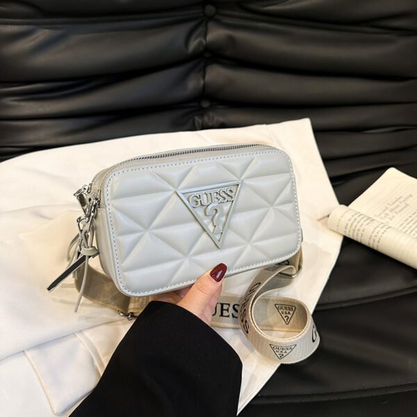 Guess fashion shoulder bag PDD536 size20x7.5x12cm