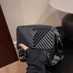 Guess fashion women bag PDD537 size19x7x11cm