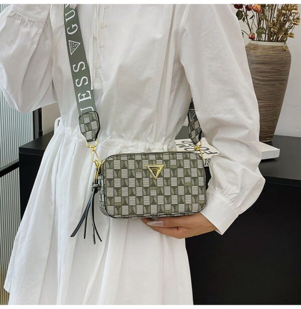 GUESS bag PDD741 size20X7X12cm