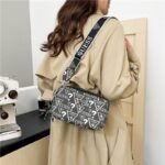 GUESS bag PDD748 size20X9X12cm