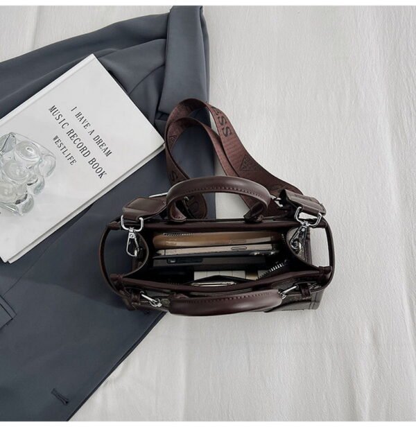 GUESS bag PDD762 size24X10X16cm