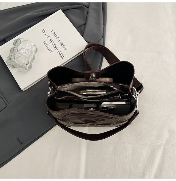 GUESS bag PDD774 size23X12X22cm