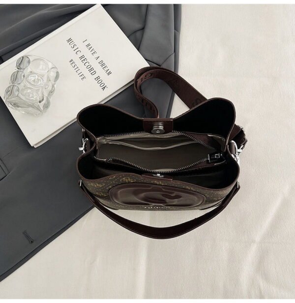 GUESS bag PDD774 size23X12X22cm