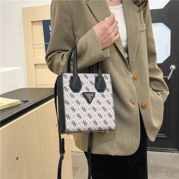 GUESS bag PDD776 size18X8X20cm