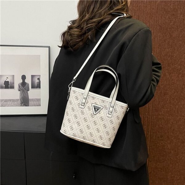 GUESS bag PDD777 size20X10X17cm