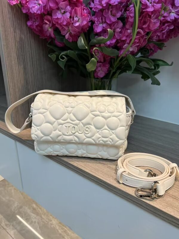 T62070 Bear one shoulder bag