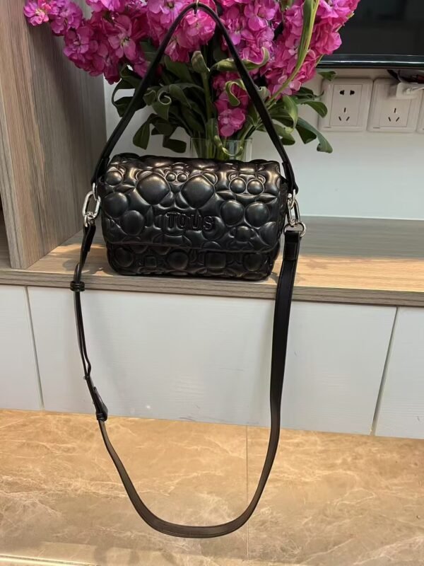 T62070 Bear one shoulder bag