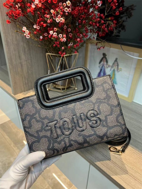 tous small bag 62031 size: 19-8.5-13cm