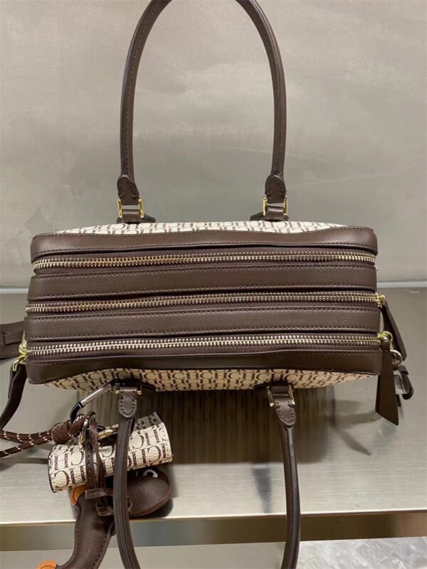 CH tote bag 7076 26-10.5-16.5cm