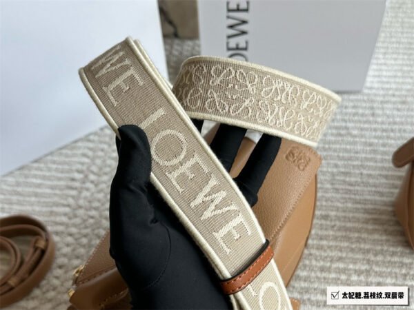 loewe grainy leather puzzle