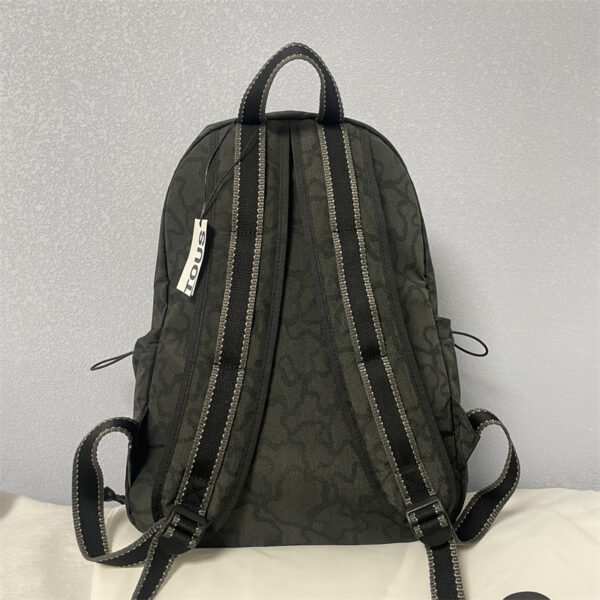 Bear backpack02 W28-D18-H40