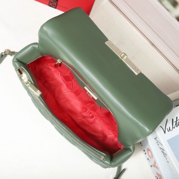 CHCH Bag 221021 25X7X14CM