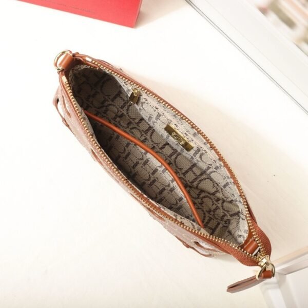 CHCH bag 240323 22.5x6.5x15