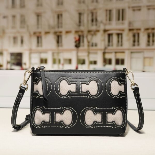 CHCH bag 240323 22.5x6.5x15