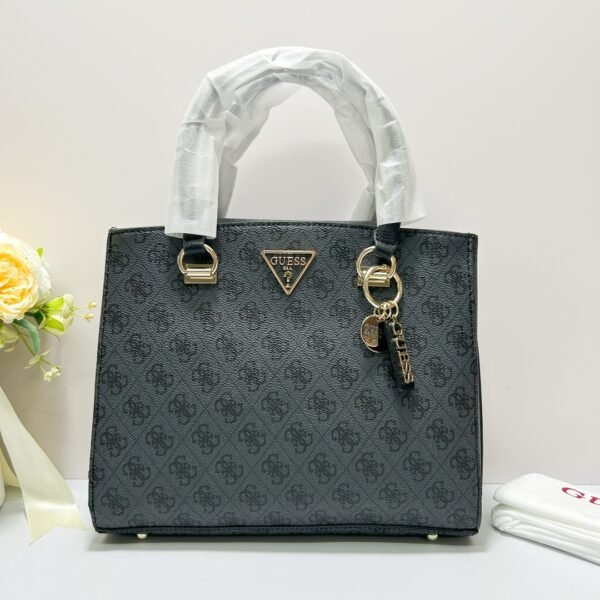 guess bag BG787906尺寸29×18×23.5cm
