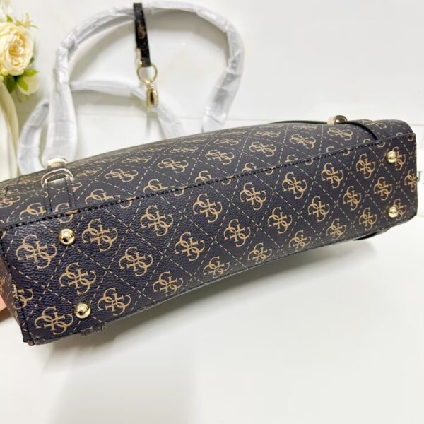 guess bag VG949323 尺寸33.5x10x26.5cm