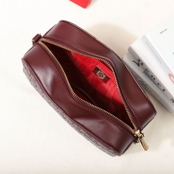 chch bag 210220 22x8x15cm