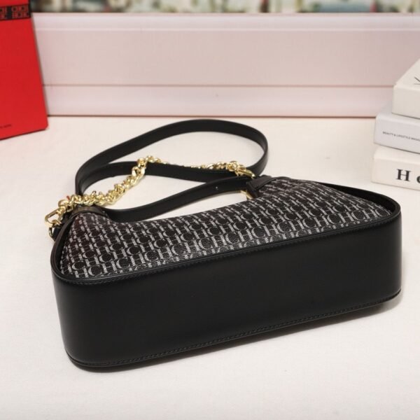 chch bag 230626 28x7x21cm