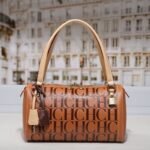 CHCH bag 240433 size 29.5x13x16.5cm