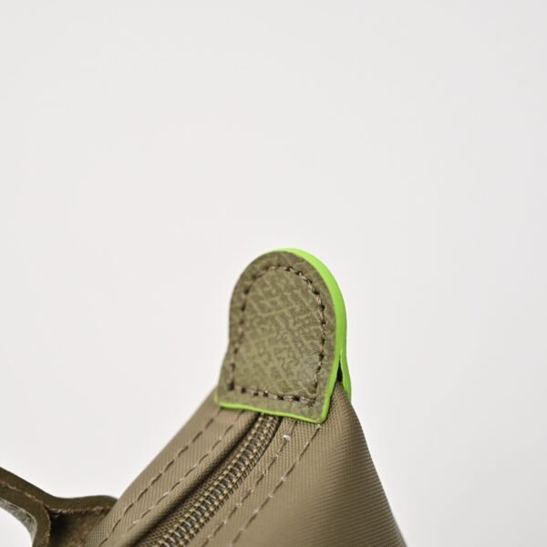 Longchamp LC01