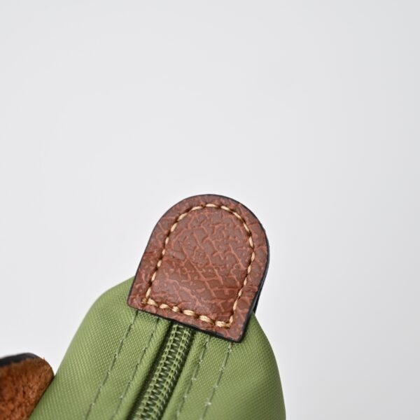Longchamp LC01