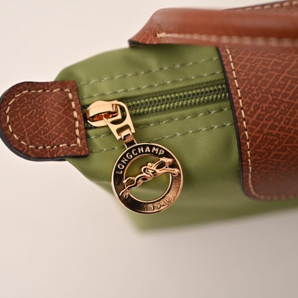 Longchamp LC01