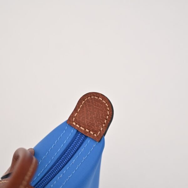 Longchamp LC01