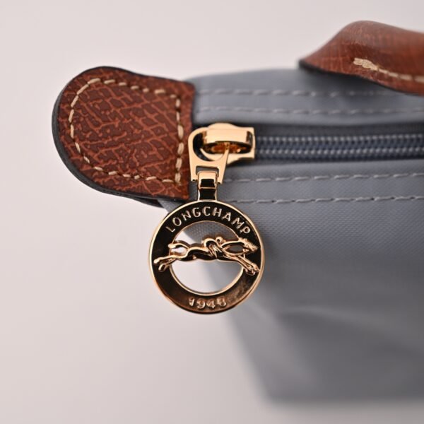 Longchamp LC01