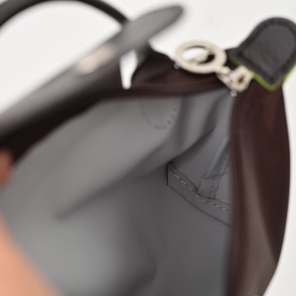 Longchamp LC01