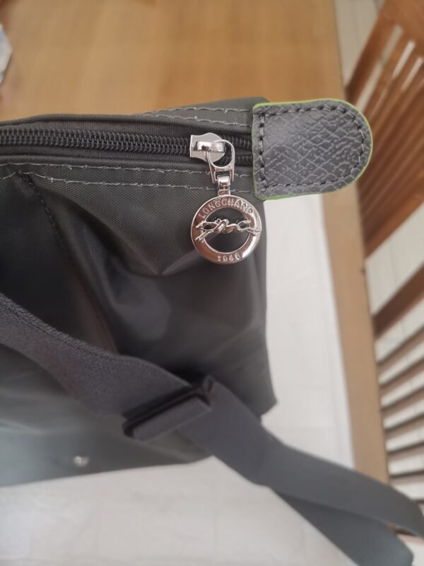 Longchamp LC02