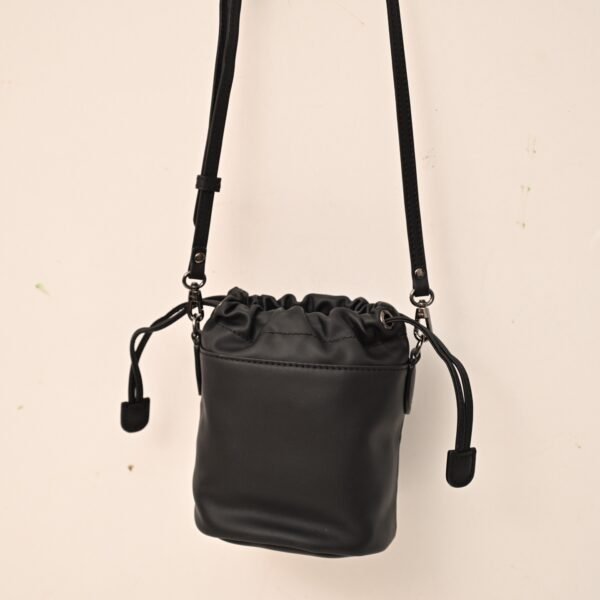 Longchamp LC03