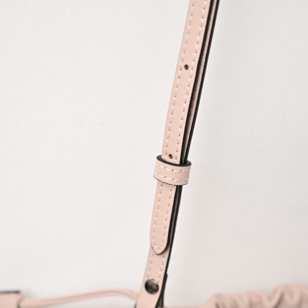 Longchamp LC03