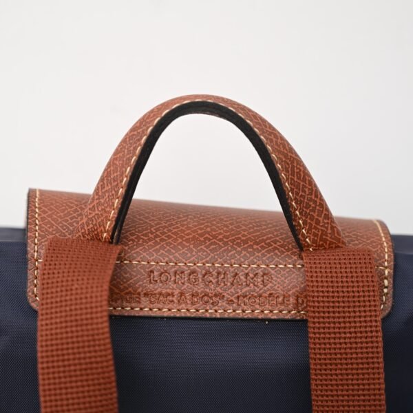 Longchamp LC06